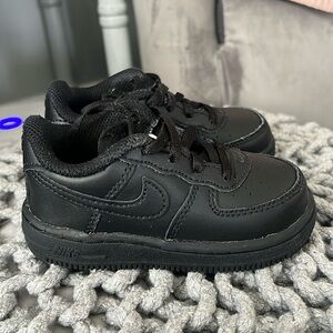 Black Air Force 1 size 7c Super clean